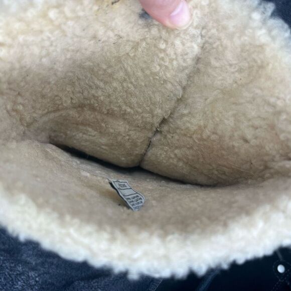 UGG SURFCAT  Size 9 Leather Sheepskin Black Mid-Calf Lace Up Snow Boots - Picture 6 of 7